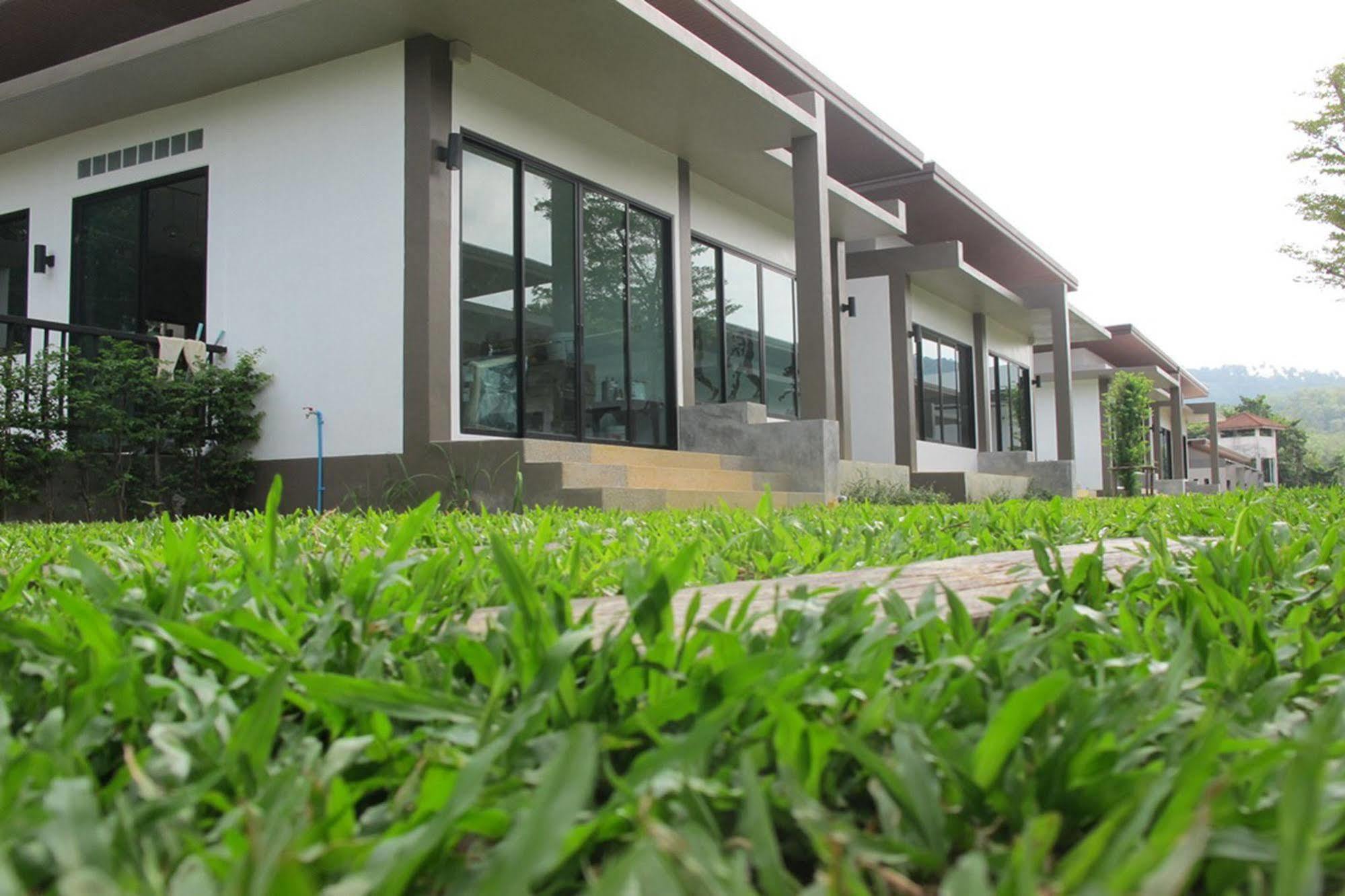 Alphabeto Resort Nai Harn Exterior foto
